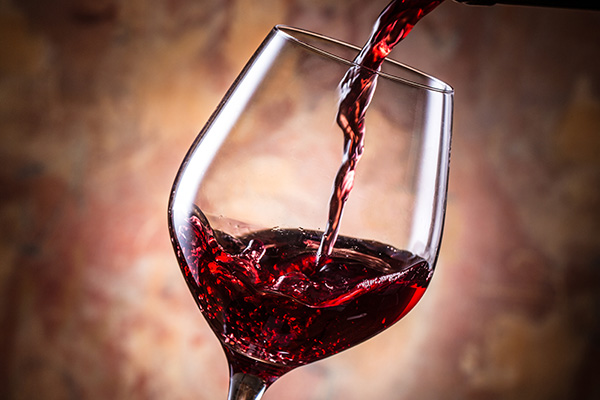 Pour red wine