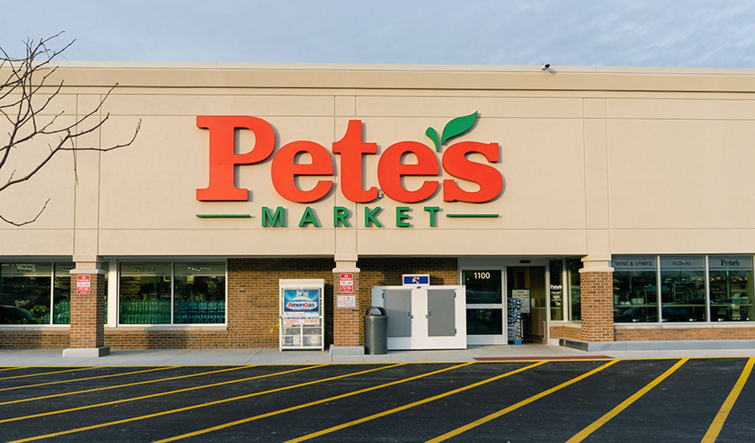 Pete's Market #16 Lemont storefront